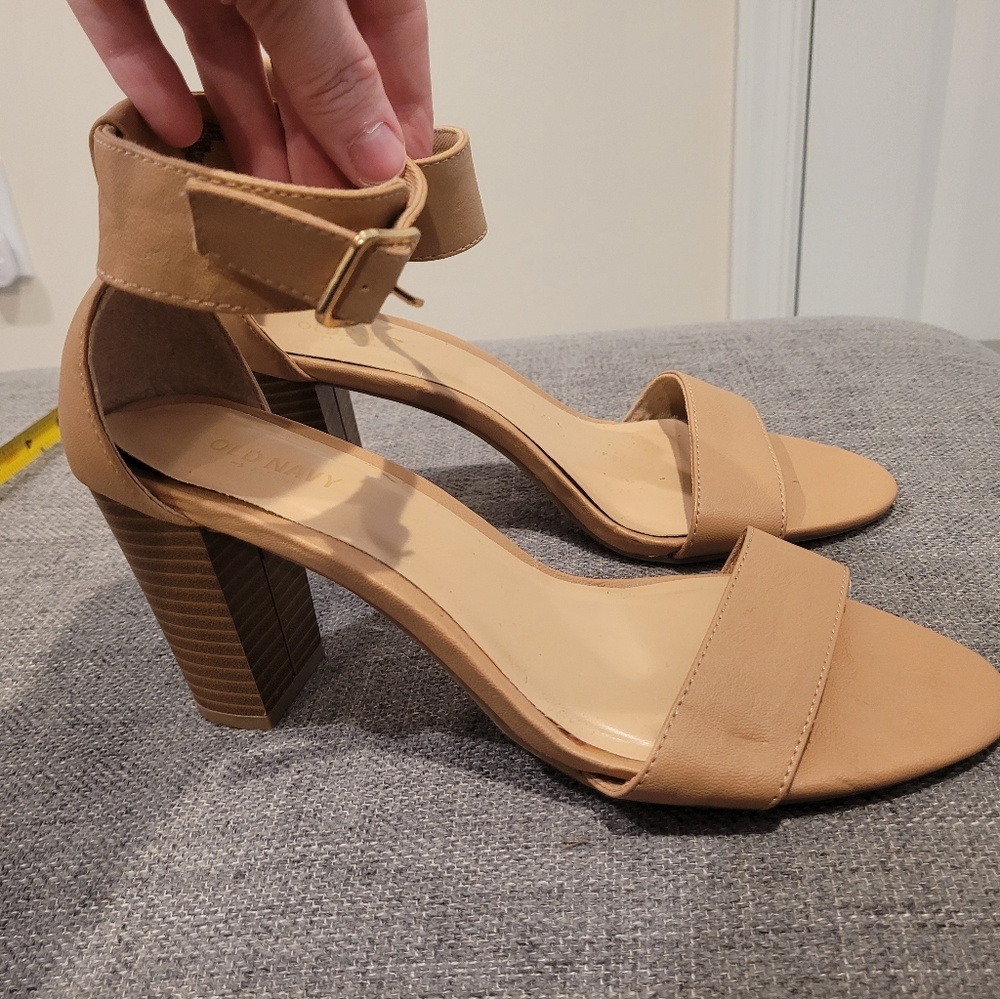 Old Navy Heels size 9 nude